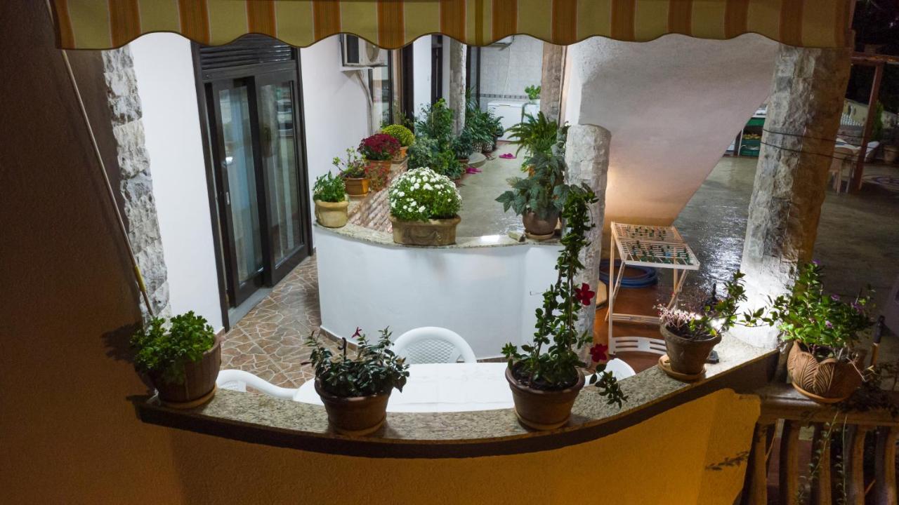 Apartments Ishmi In Center Of Ulcinj Exterior photo